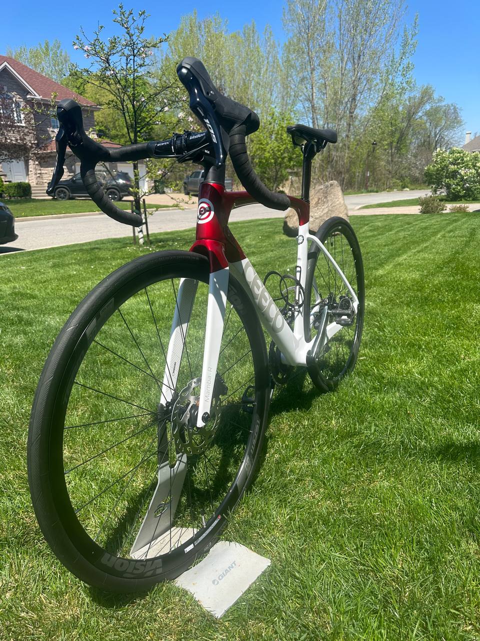 Ceepo - Mamba R -  Medium - Showroom condition - 2025